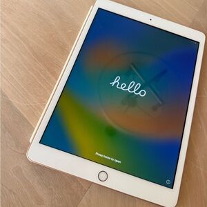 Apple iPad 8th gen Rose Gold